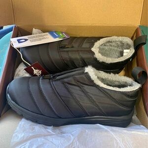 Women Black Quilted waterproof Slip-On Shoes